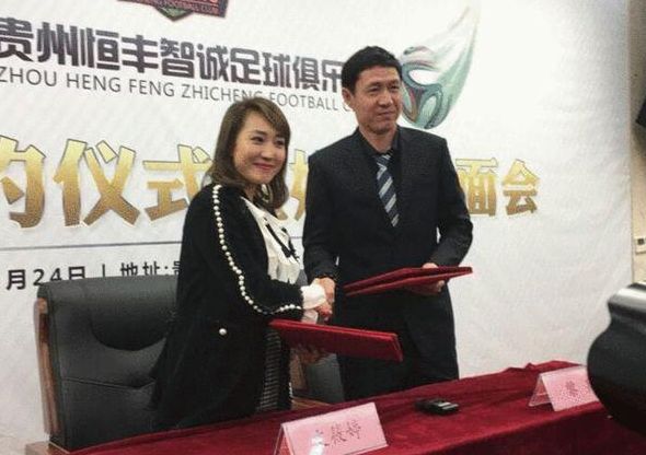 影片发布一组角色剧照，并同步曝光演员阵容，在杭州的湖光山色中，正上演这场关于“爱和美味”的温暖故事。