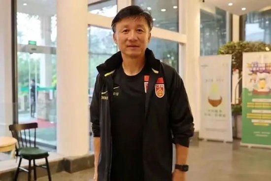 一群人为了一张巨额保单同住鸳鸯楼，怎料楼内怪事频发，头七回魂夜，恶鬼索命时，他们能否从鸳鸯楼里活着走出来？