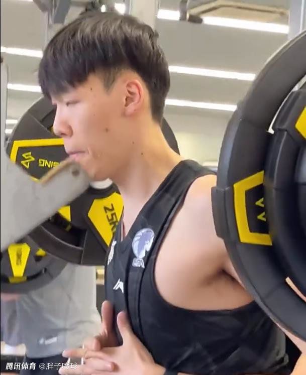 今天中午，汪 汪小菲微博疑泄露大S怀男孩：33岁 终喜得一子 2014-01-15 大龄产妇大S徐熙媛自从去年11月自曝已成功怀胎后，媒体们也在猜测预产期和Baby性别。