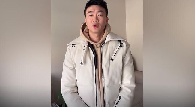 Rain否认为逃兵役放弃国籍 将起诉谣言传播者 2010-10-20 据韩国媒体报道，韩国明星Rain的经纪公司Jtune娱乐公司18日通过法律代理公司就美籍韩裔商人安德鲁·金起诉Rain一事发表了发表正式声明。