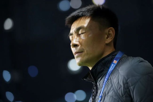 我们不由想起前不久，李亚鹏也在和王菲离婚后，在微博上讲出了“孩儿他娘，永远爱你 女神贝鲁奇离婚后首现身拍戏 湿身出浴曲线毕露 2013-09-11 波斯尼亚当地时间9月9日，性感女神莫妮卡·贝鲁奇在水中拍摄新片《银河漫漫路》，她披着旧式婚纱湖中拍戏，湿身出浴曲线毕露，轻抚秀发显憔悴。