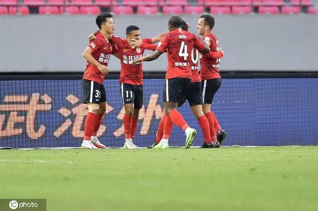 ”与此同时，超人和露易丝的关系也将迎来更有时代感的表达。