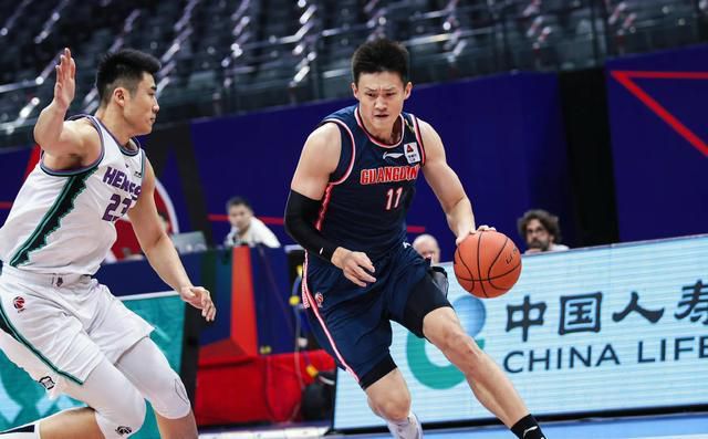 本期节目我们特邀影评人麻宁，从人物塑造、情感线索到现实共鸣，深度解读这部充满力量的小人物电影。