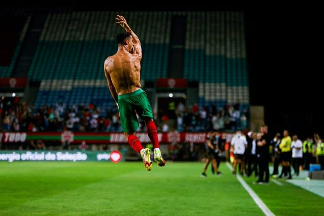 解析《酱园弄·悬案》：造型暗语背后，有何深意？