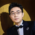 近距离的体验过医生的工作，贾静雯由衷的佩服，因为缝针的过程，要在精准的时间掌控下完成，这是很困难的。