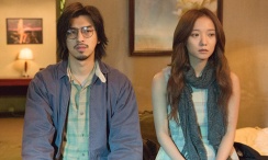 据传，范冰冰此行是为了拍摄好莱坞大片《X-MAN》，拍完《钢铁侠3》再接外 电影新观点：《钢铁侠3》中规中矩 亮点不多 2013-05-02 《钢铁侠3》是一部中规中矩的好莱坞特效巨制，整体表现不温不火。