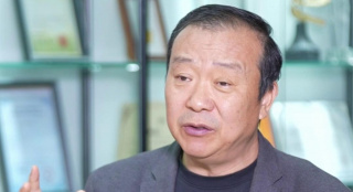 奥斯卡评委团“招新” 刘德华金城武张艾嘉等获邀 2018-06-26 据外媒报道，作为奥斯卡的主办方，美国电影艺术与科学学院每年都会招收大量的新会员，今年“招新”人数再破记录， 邀请928位新成员。