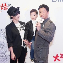大年初一上映，时代的车轮滚滚向前，中国电影事业发展蒸蒸日上。